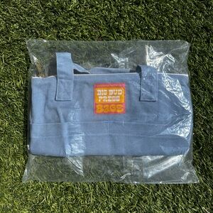Big Bud Press zip tote baby blue